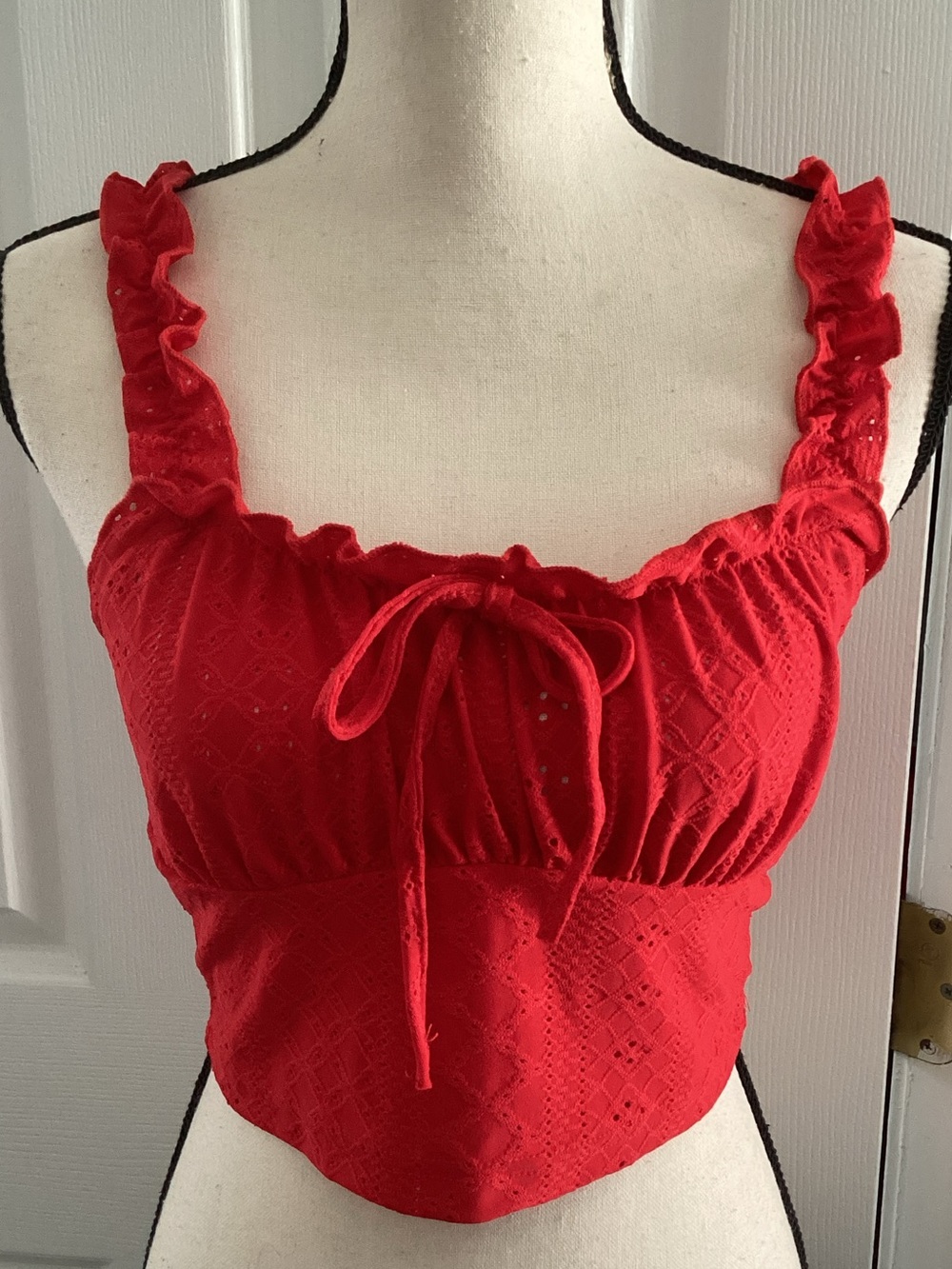 red ruffle cropped textured top